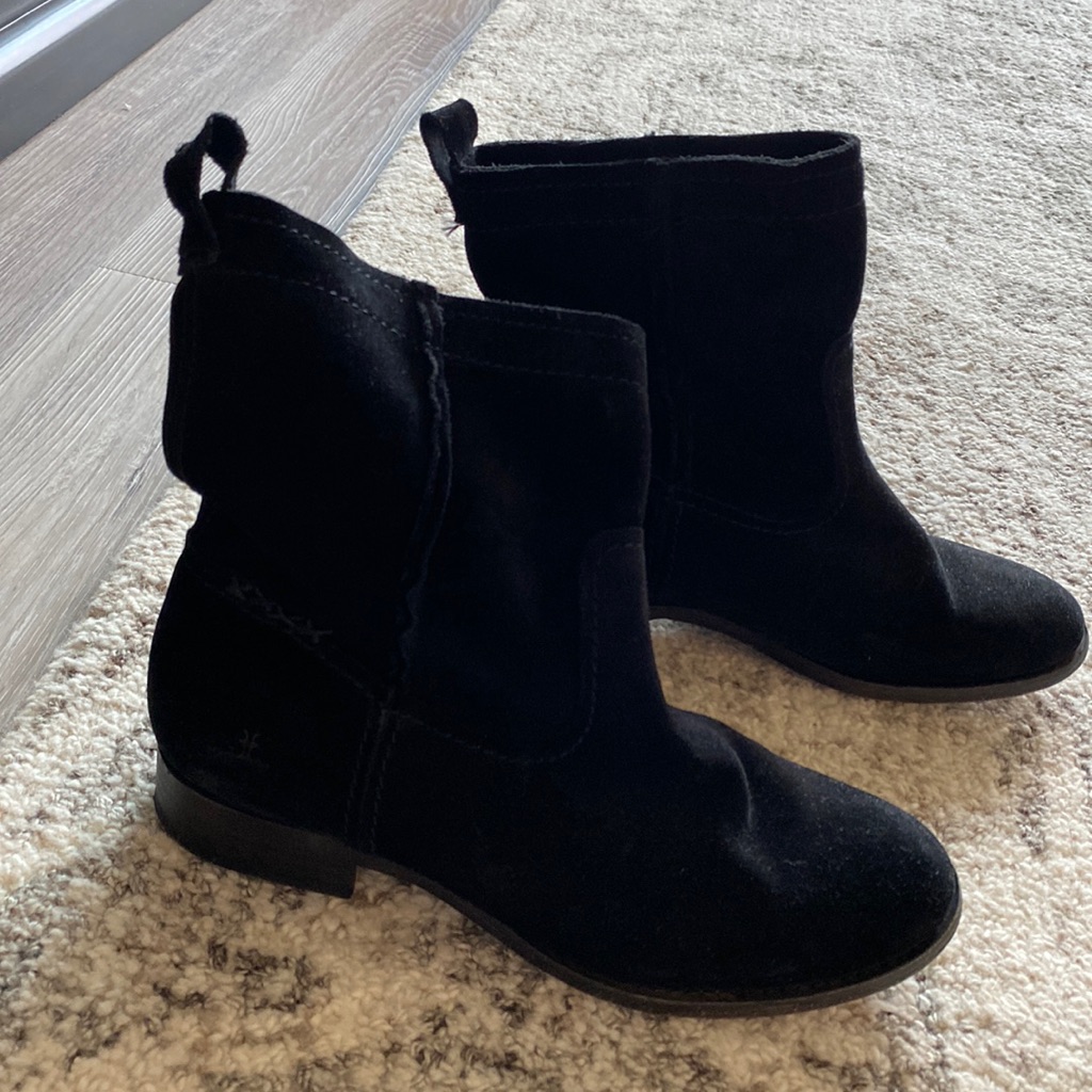 Excellent Condition Frye Suede Booties